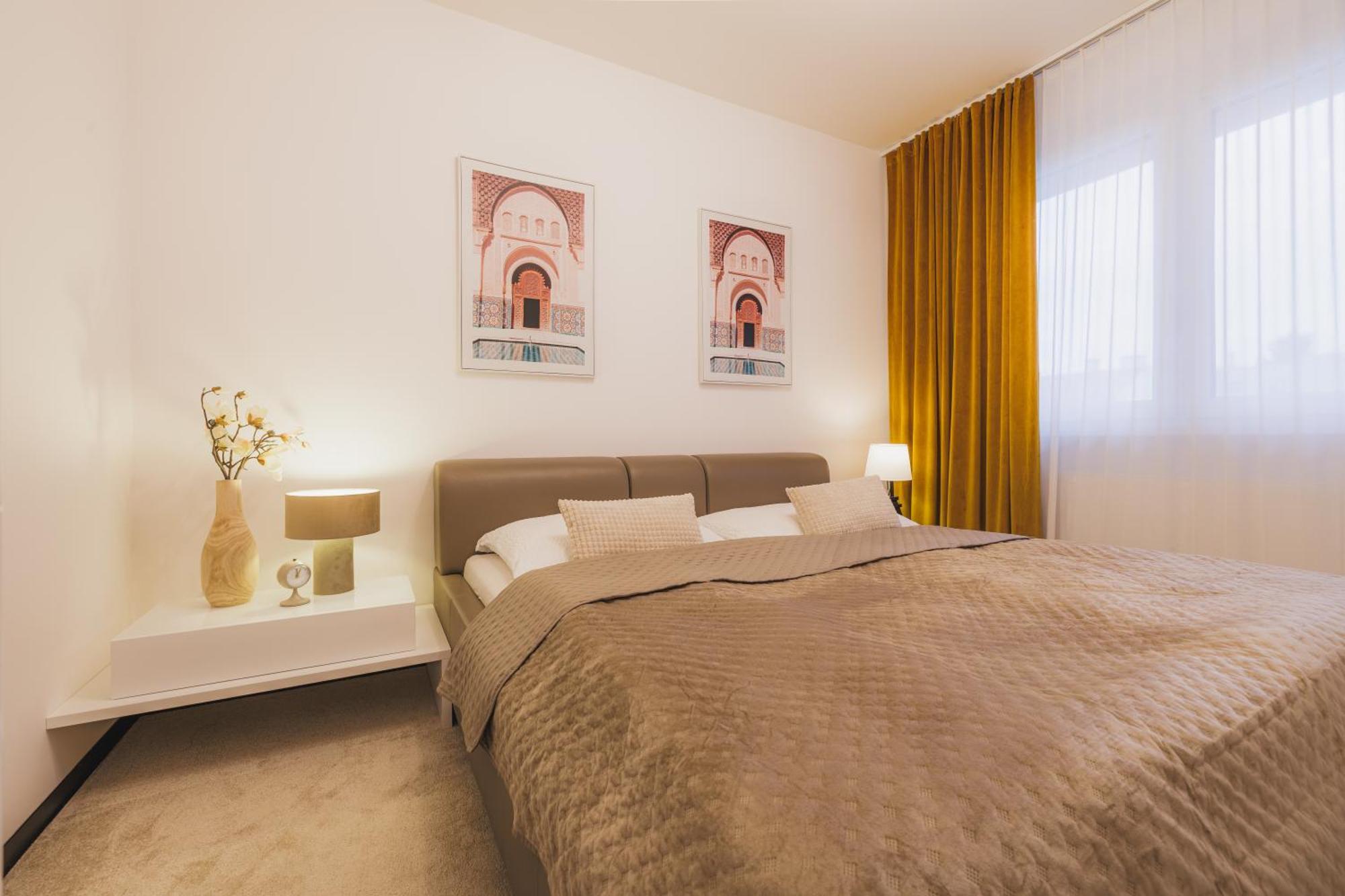 Rose Luxury Apartment & 24H Self Check-In With Private Parking Banská Bystrica Eksteriør billede
