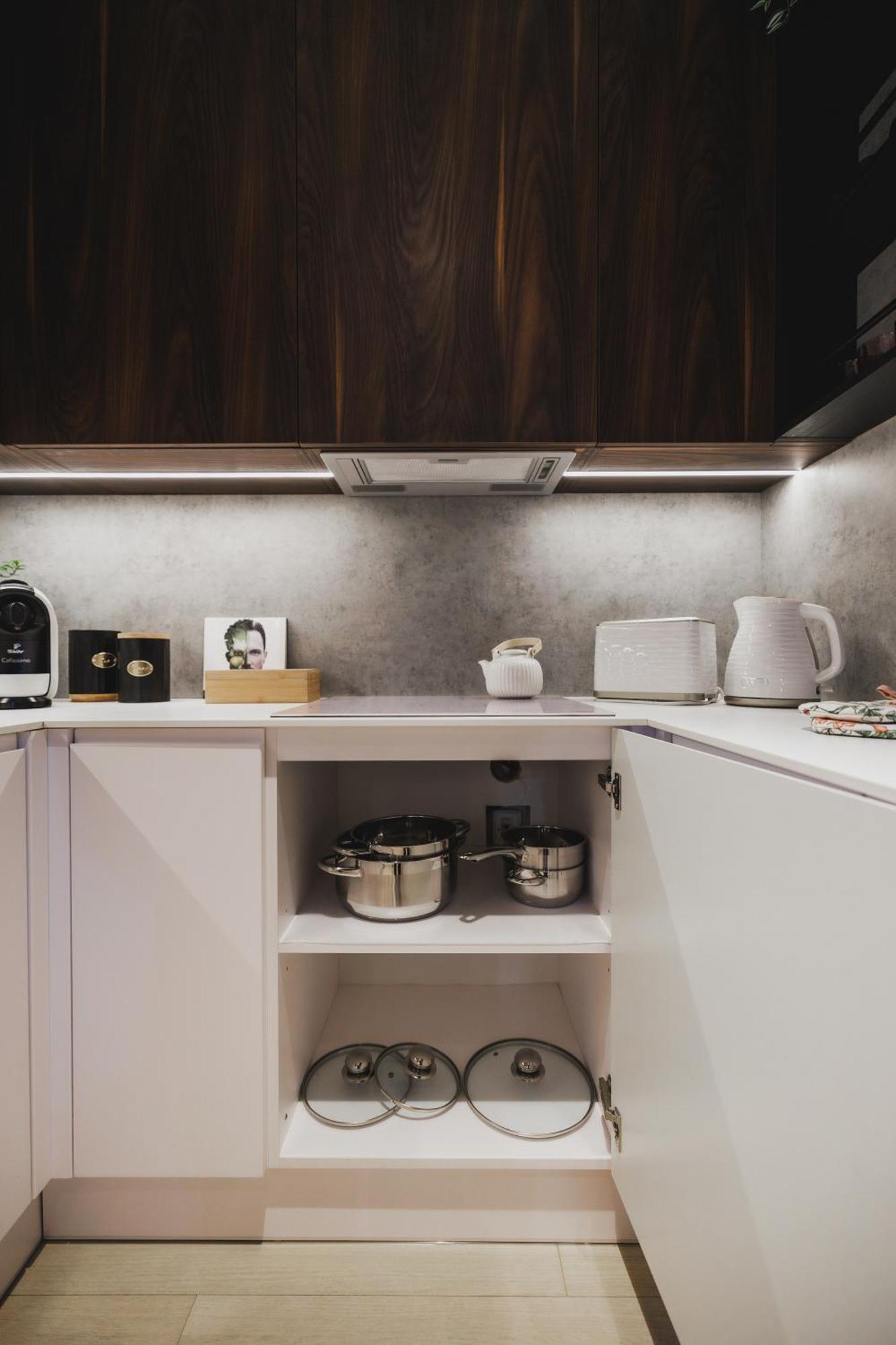 Rose Luxury Apartment & 24H Self Check-In With Private Parking Banská Bystrica Eksteriør billede